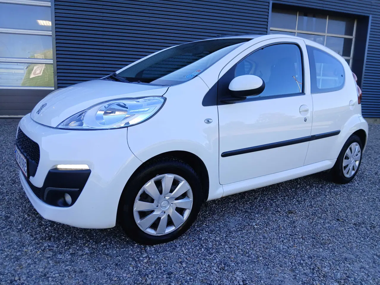 Billede 1 - Peugeot 107  Motion White 1,0