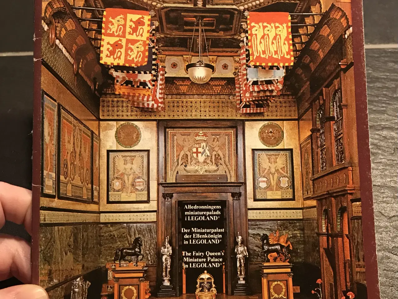 Billede 1 - Dukkehusbog Titania’s Palace