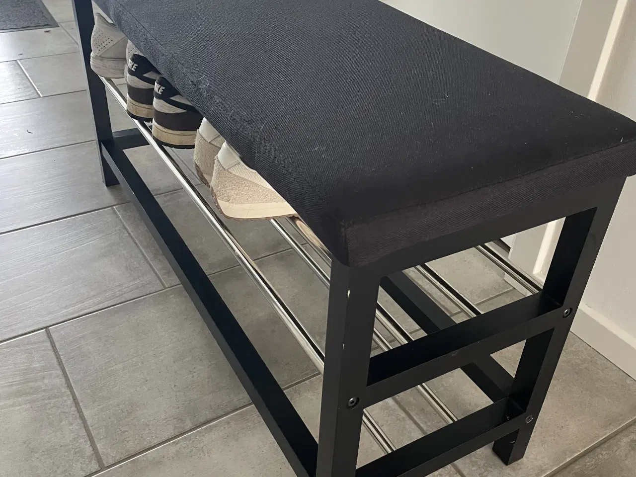 Billede 1 - Bænk med skohylder