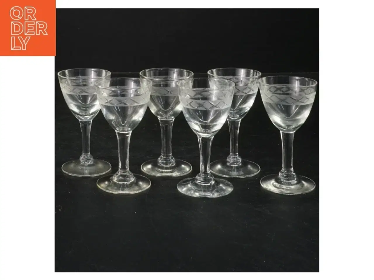 Billede 1 - Sæt med seks små glas (str. 9 cm)