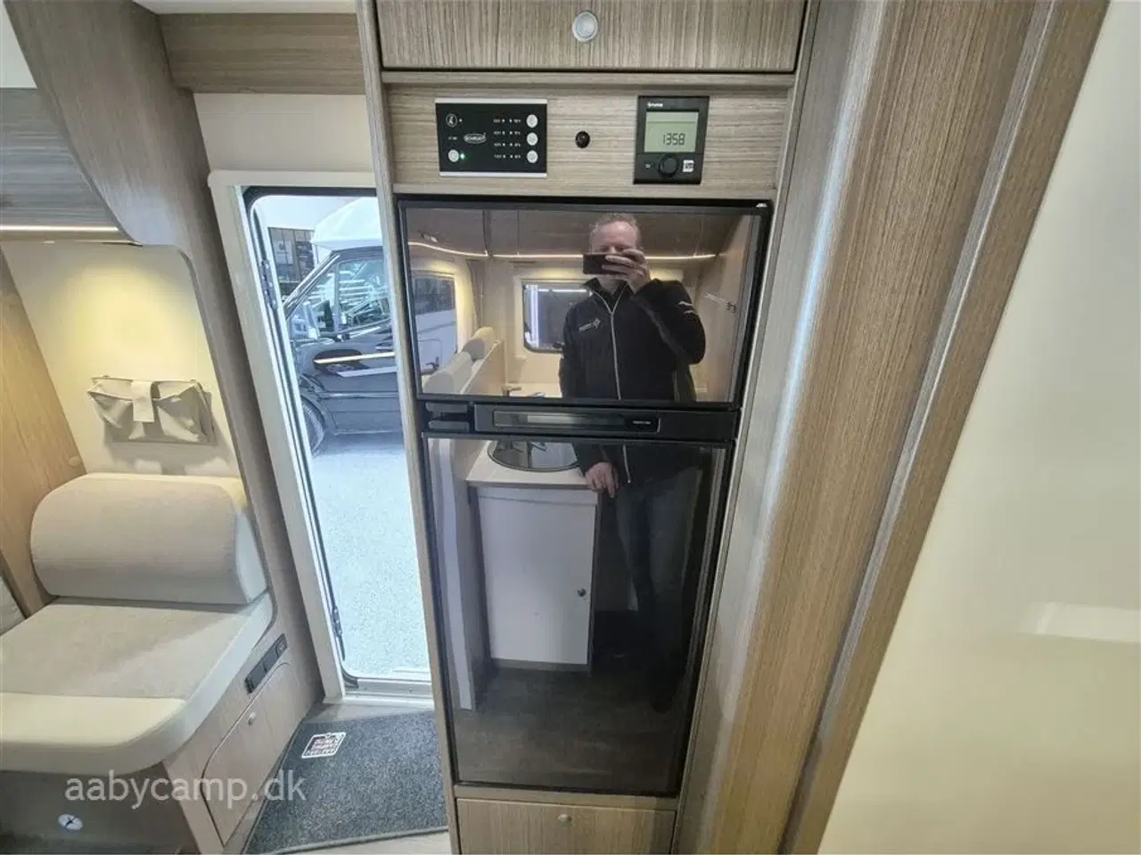 Billede 11 - 2019 - Carado T 447   Automatgear. solcelle. 95Ah batteri. 1500w inverter. Markise. undervognsbehandlet.  Fuld service. tandrem skiftet i 2025. Kun 47,000 Km!!!