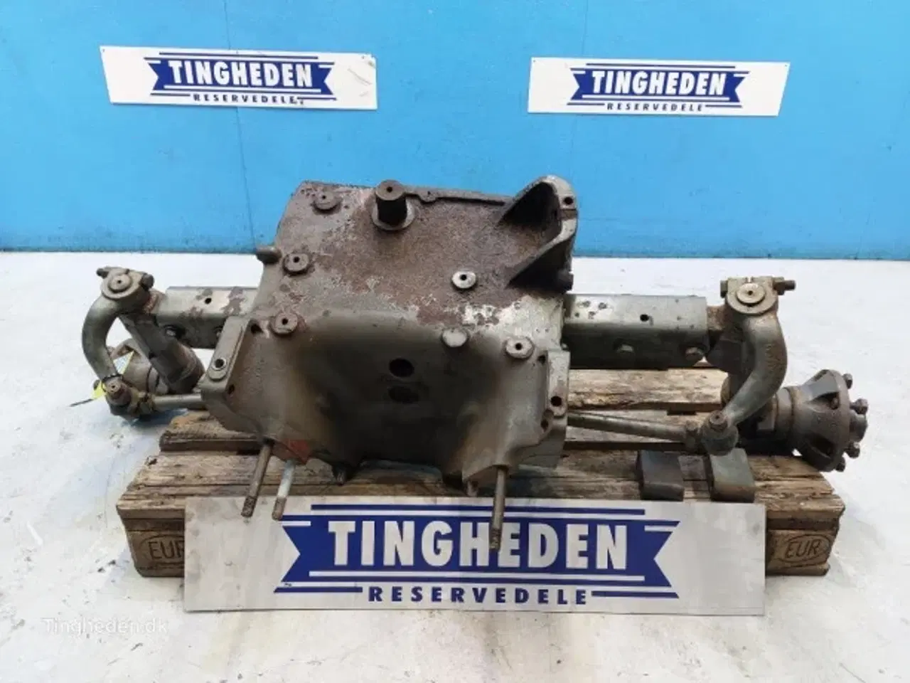 Billede 1 - Massey Ferguson 690 Foraksel 897625M93