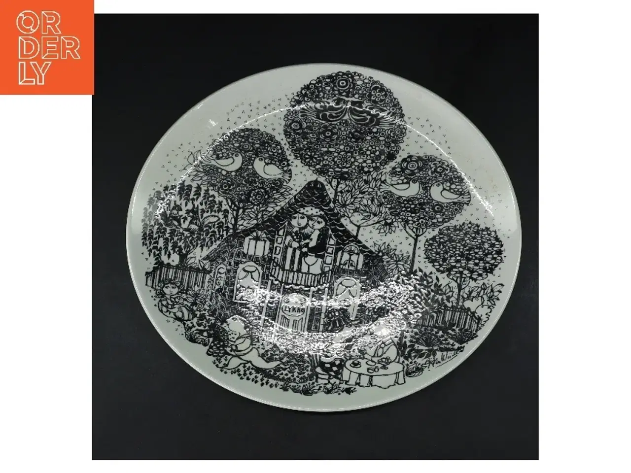 Billede 1 - Dekorativ tallerken med kunstnerisk tryk fra Nymlle (str. Ø 27 cm)