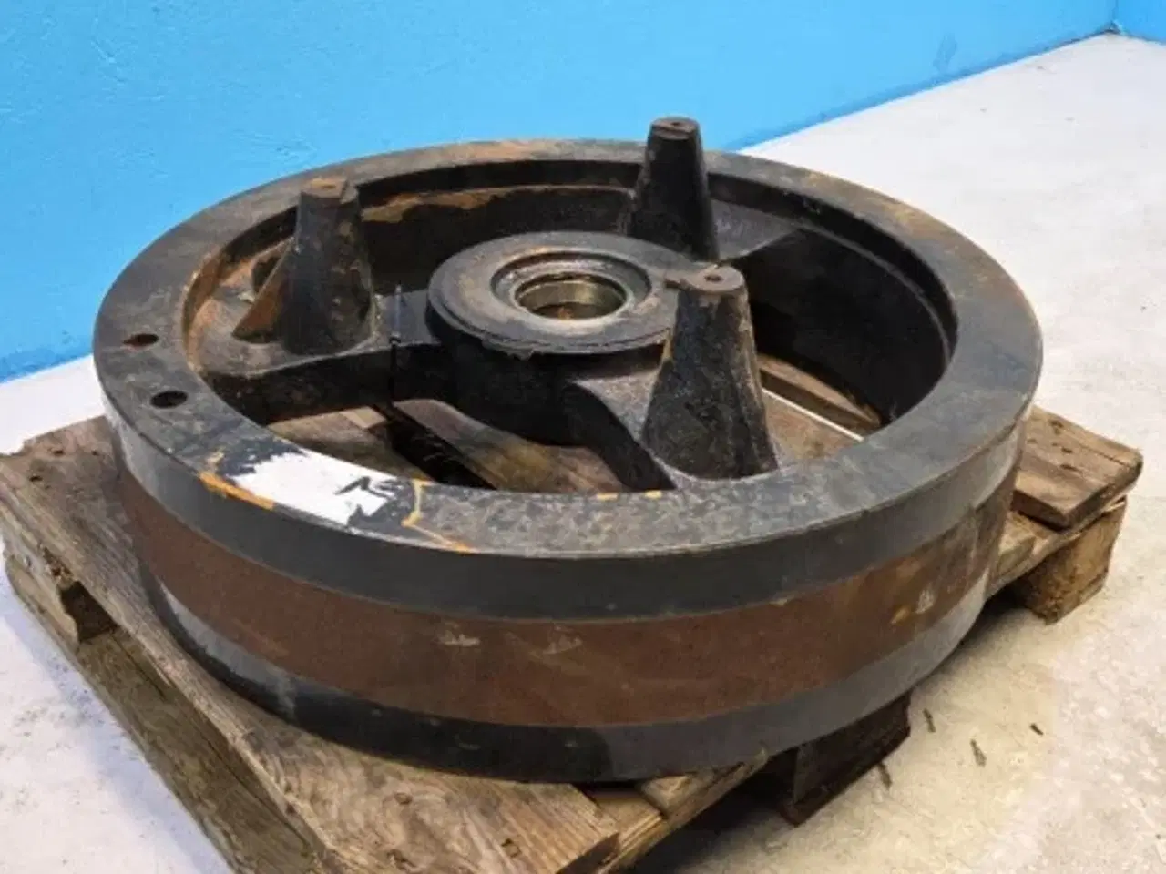 Billede 3 - New Holland BB9060S Svinghjul 87721200