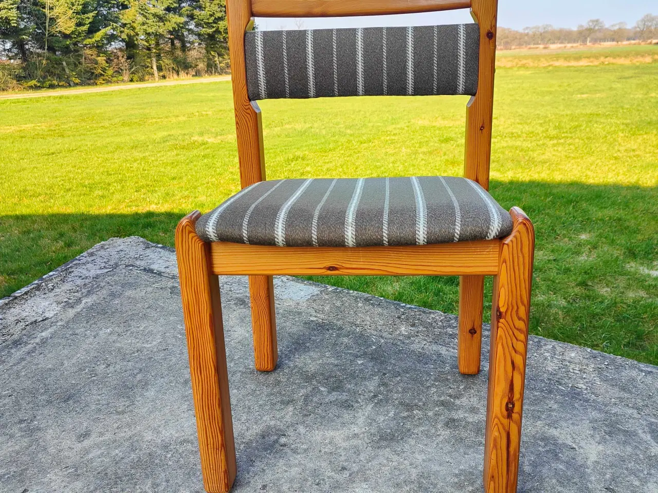 Billede 4 - 6 stk dansk producerede fyrretræs spisebords stole