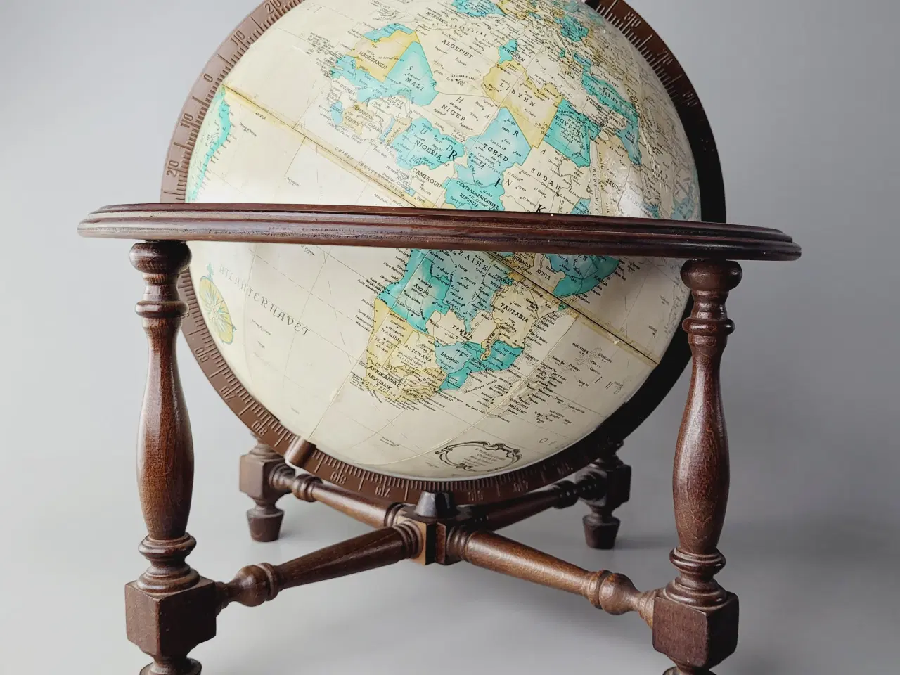 Billede 1 - ⭐️· Vintage Globus på Træstander – ScanGlobe World