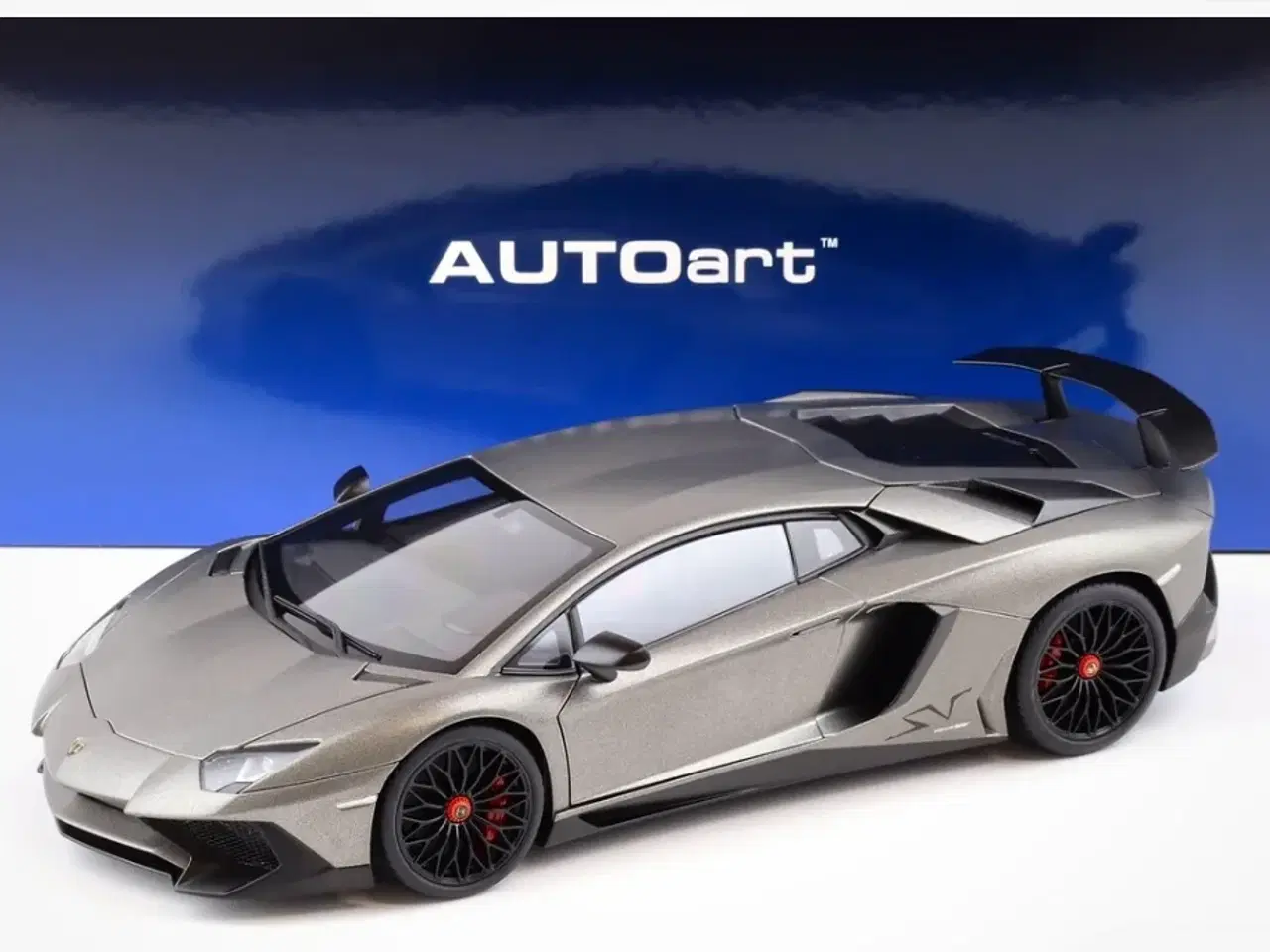 Billede 1 - 1:18 Lamborghini Avantador LP 750-4 SV