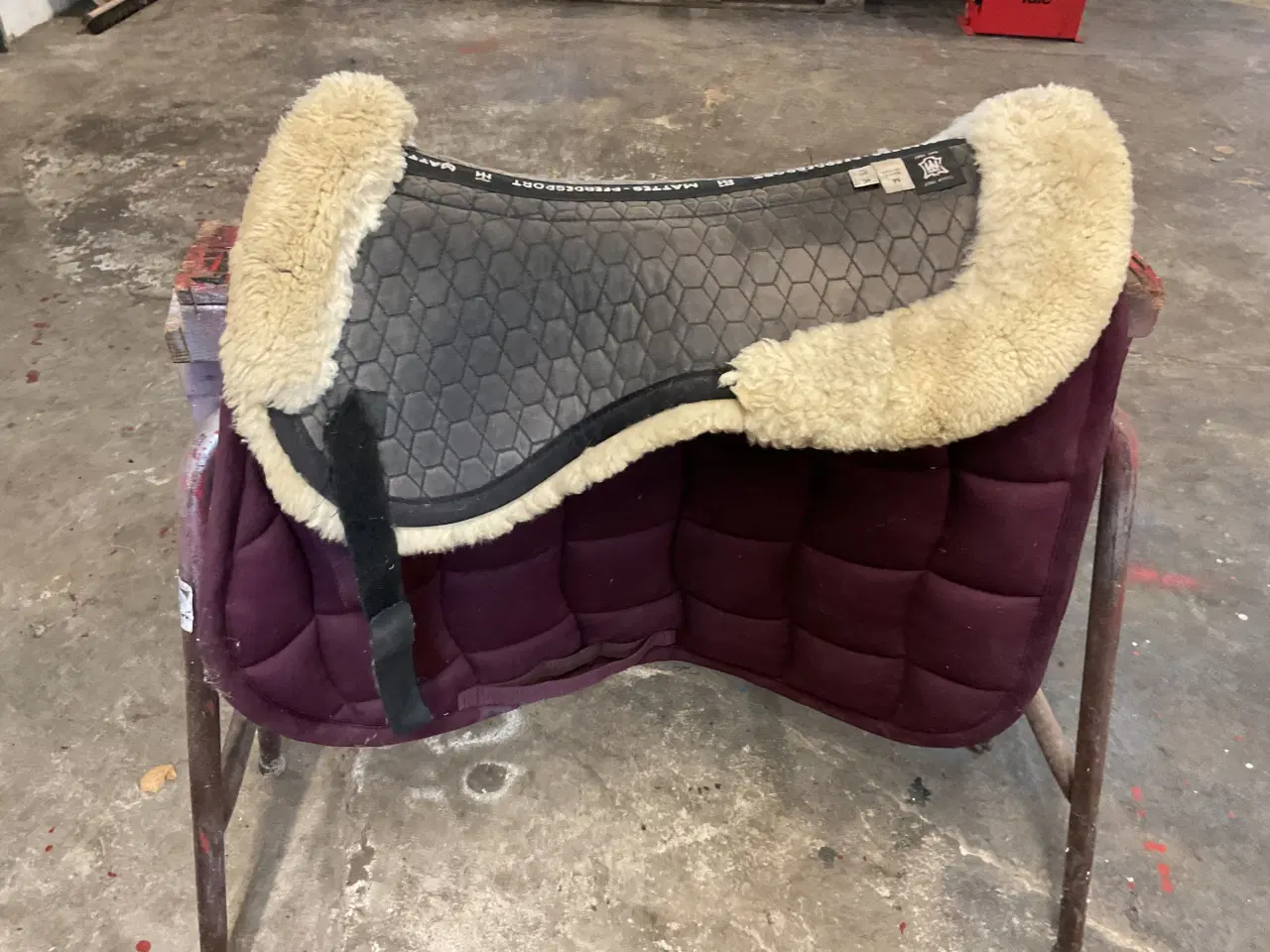 Billede 8 - Sadel med stigbøjler