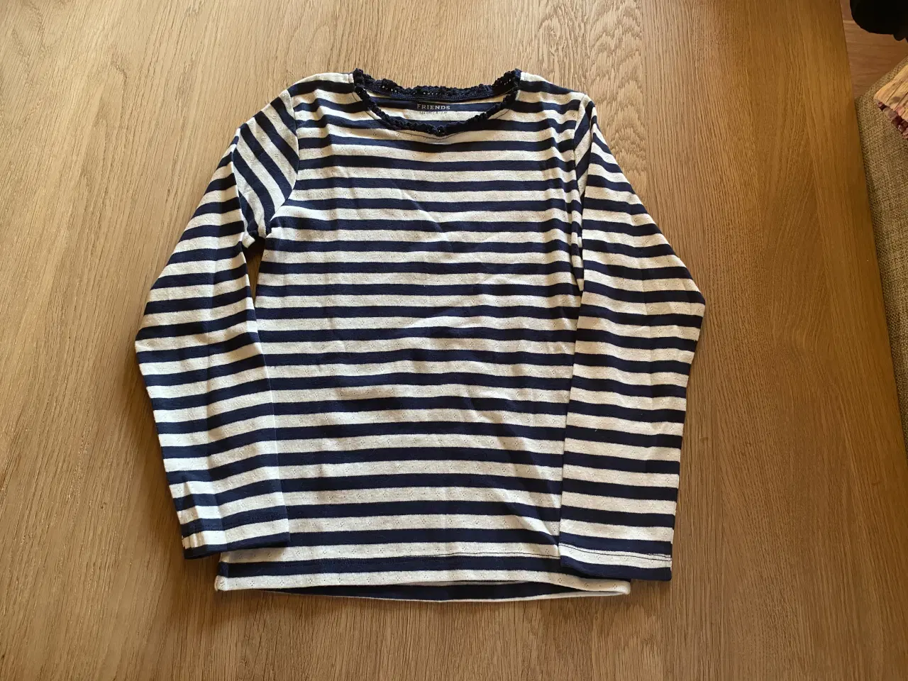 Billede 9 - Pompdelux kjole. 122/ 128. shorts mm