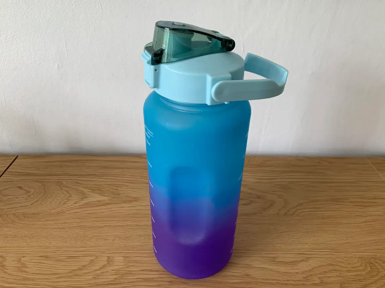 Billede 1 - Conzept motivations drikkeflaske blå/lilla 2L