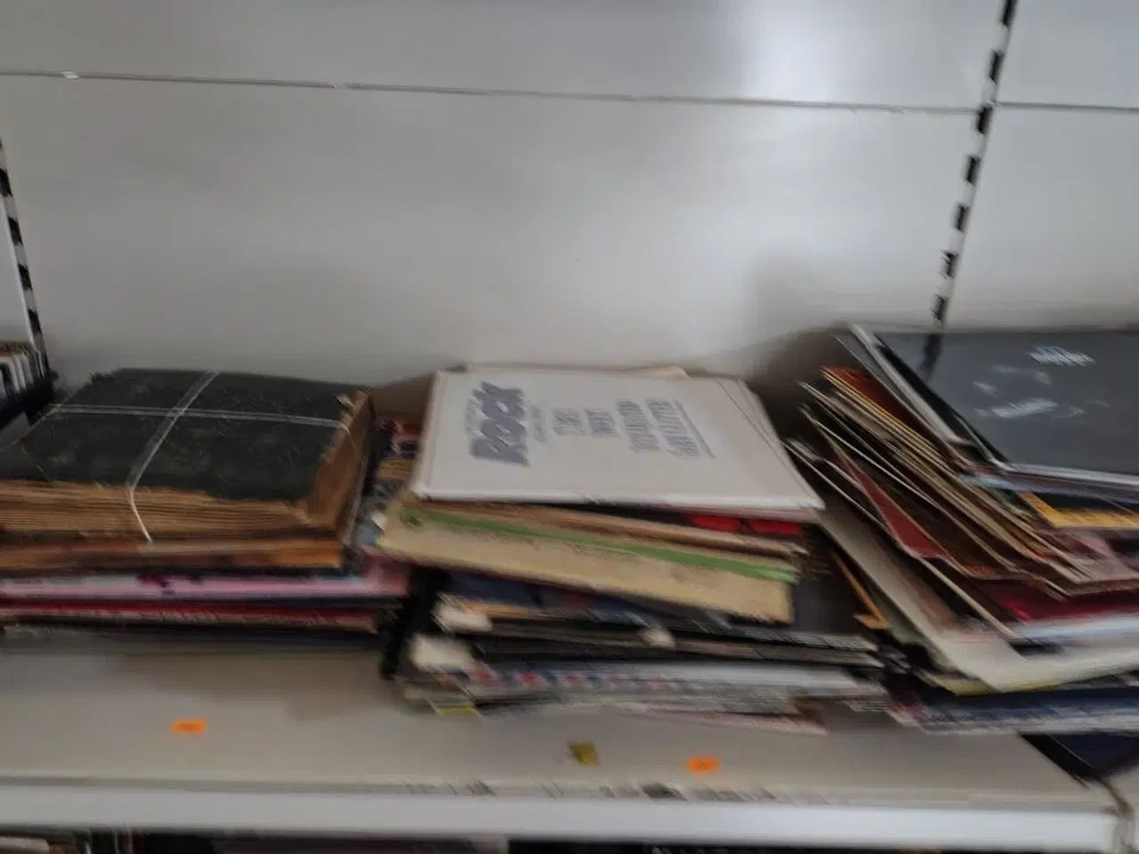 Billede 1 - Diverse singler og LP'er på hylde