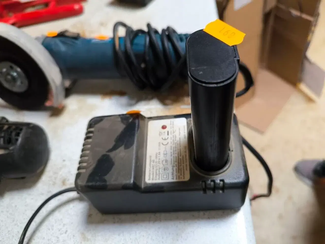 Billede 1 - Lader til ABC-6 batterier, inkl. 1 batteri