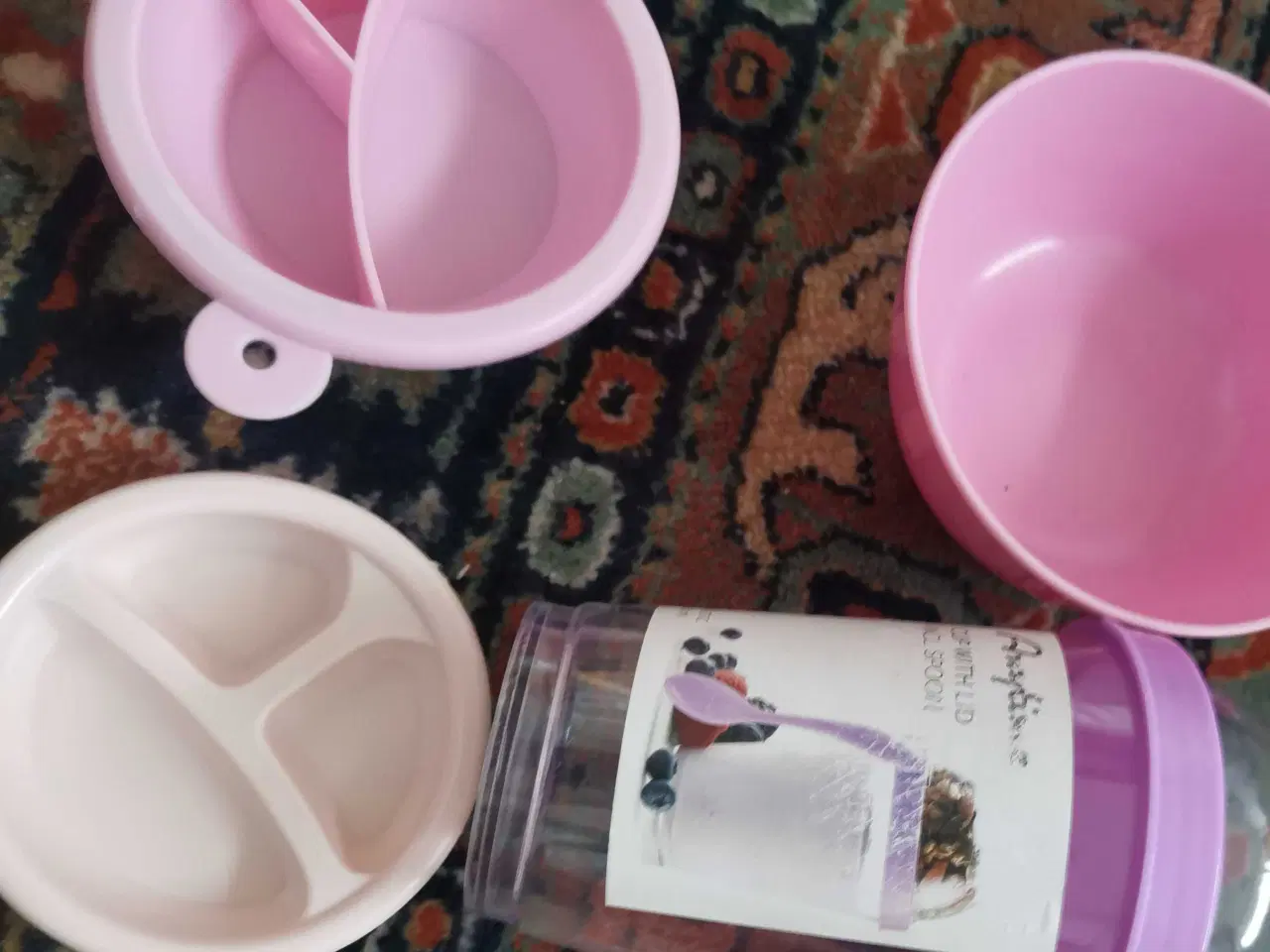 Billede 4 - Enhjørning baby med tilbehør 10 kr ialt🌸