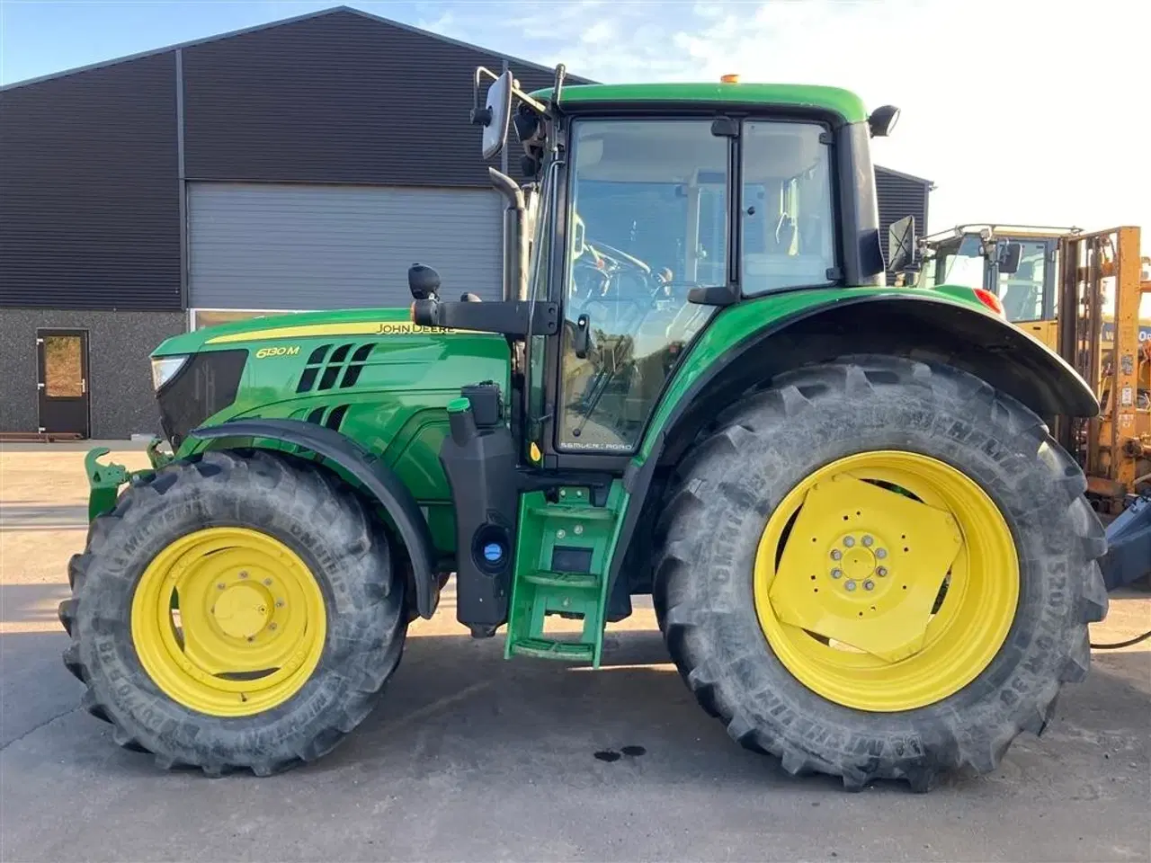 Billede 1 - John Deere 6130M Hauer frontlift monteret