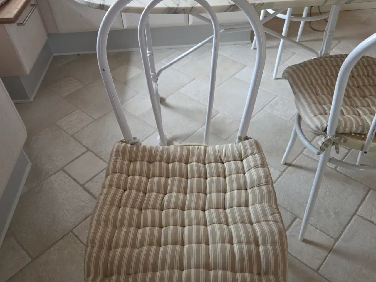 Billede 3 - Marmorbord inkl. 4 stole