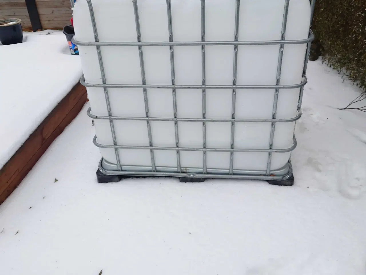 Billede 1 - 1000 liters palletank kun brugt til drikkevand 