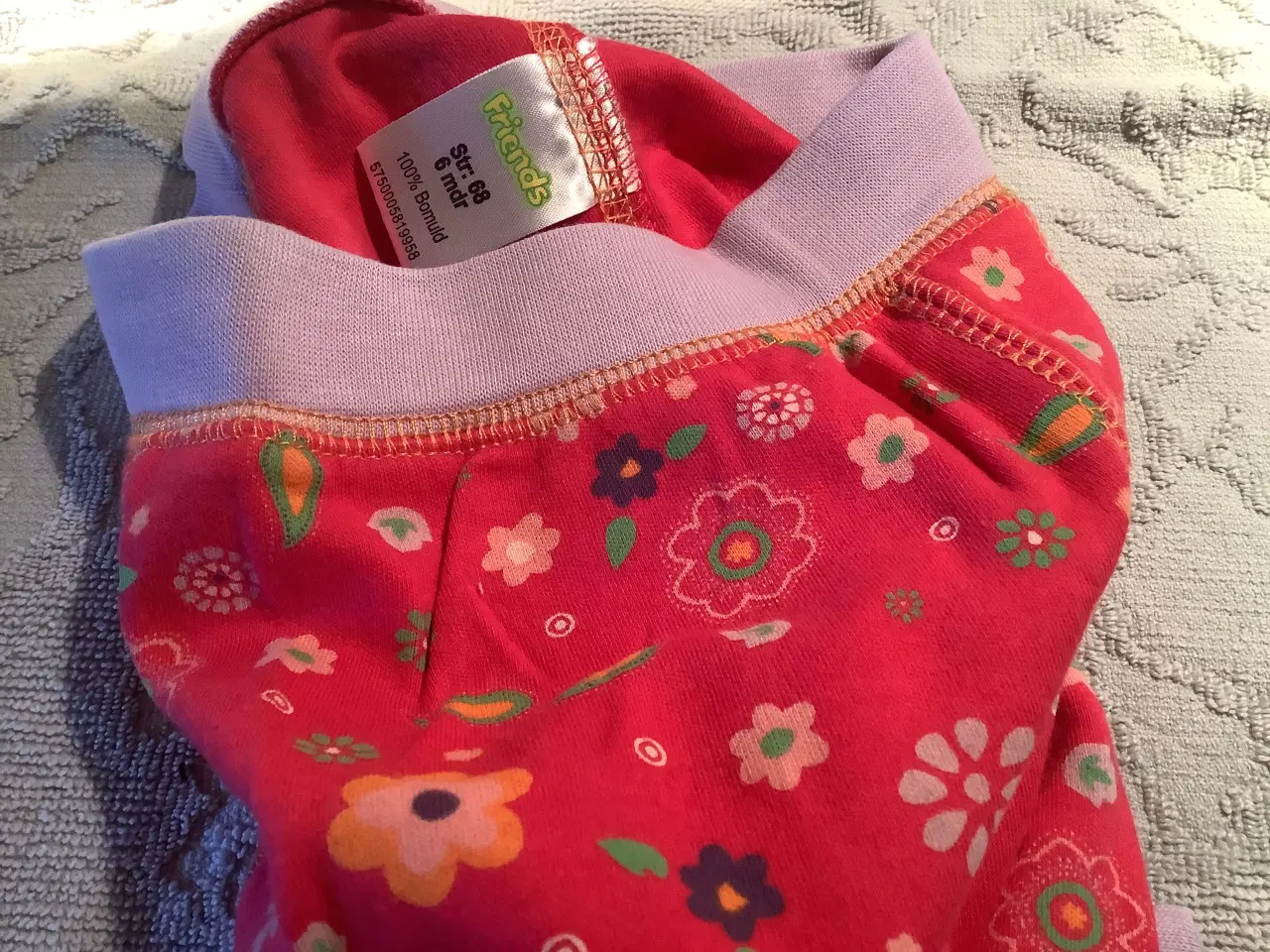 Billede 4 - Helt nye. 2 par bukser Friends str. 68 pige