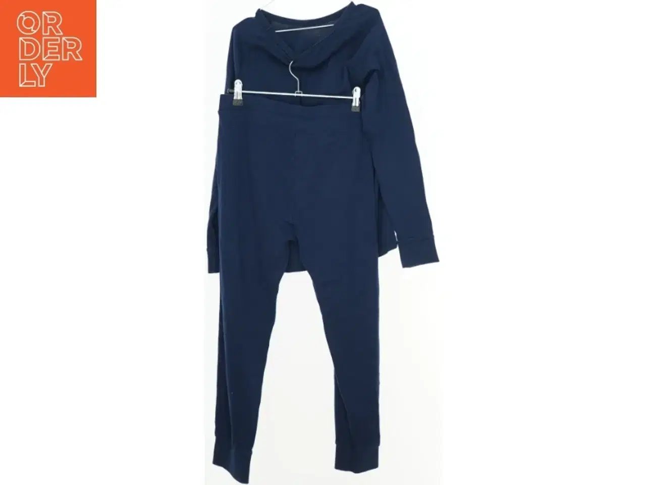 Billede 2 - Hogwarts pyjamas sæt fra H&M (str. 146)