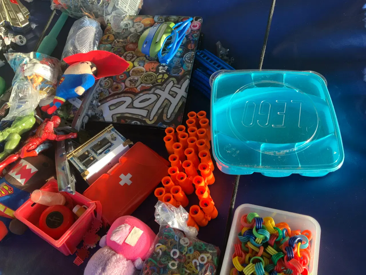Billede 4 - Flyttekasse fyldt med legetøj