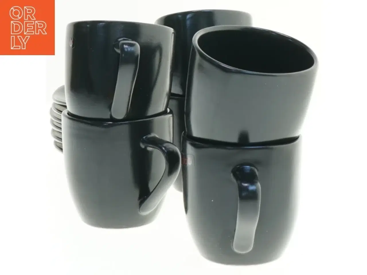 Billede 2 - Sort sæt af kopper og underkopper fra aida