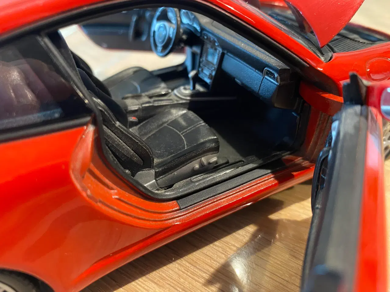 Billede 4 - Porsche 911 Carrera S, skala 1:18