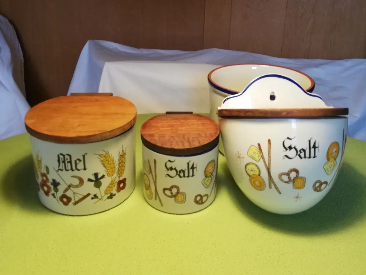 Billede 1 - Knabstrup krukker mel og salt fra  Pernilleserien