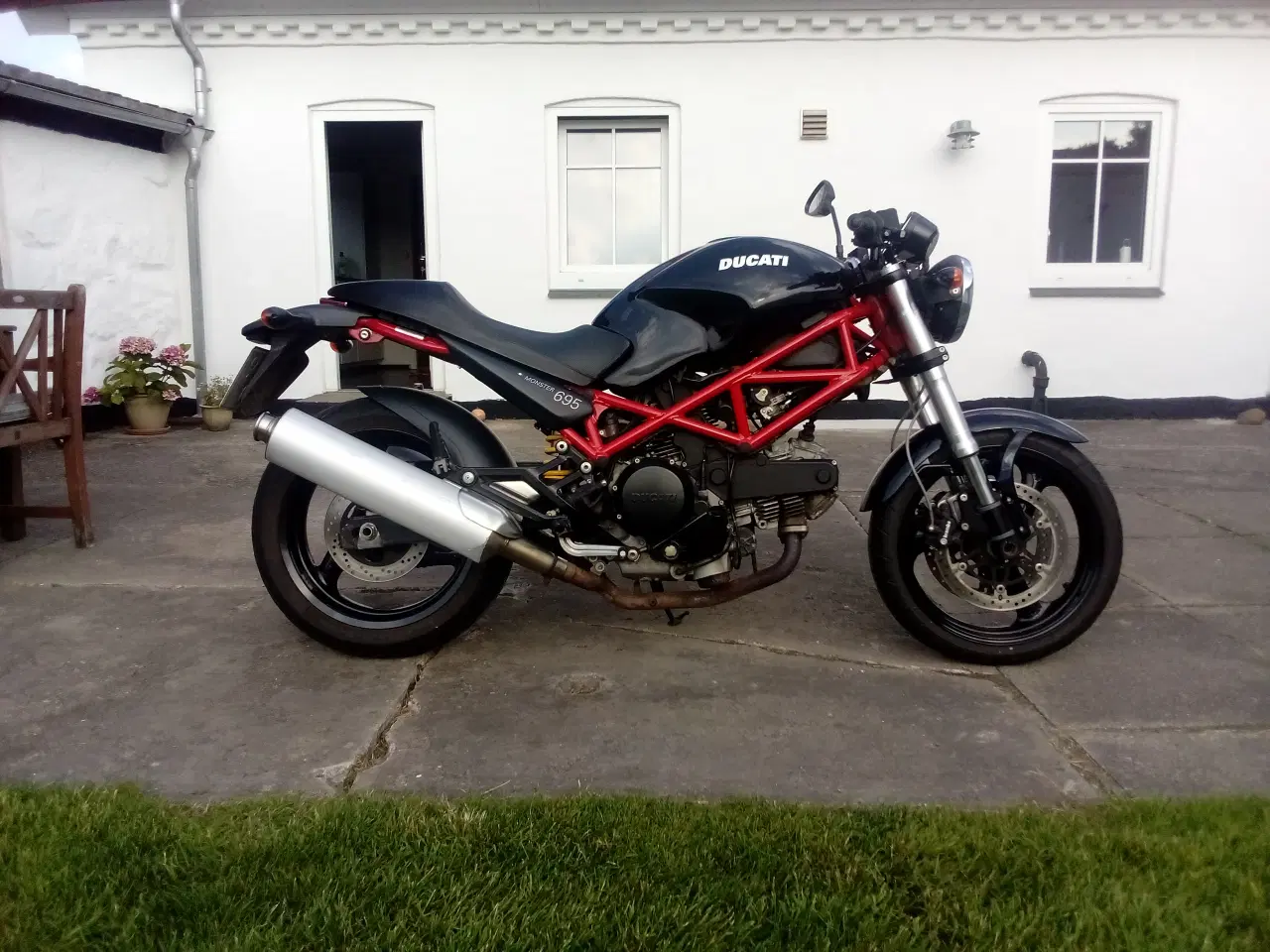 Billede 1 - Ducati monster 695 Nysynet