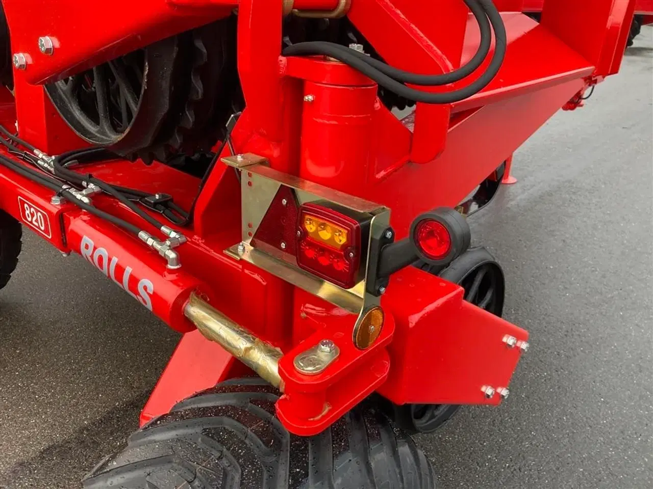 Billede 21 - HE-VA HE-VA TIP ROLLER 8.20 m. Spring-Active-Transfer System - som er en fjederaktiveret vægtoverføring.