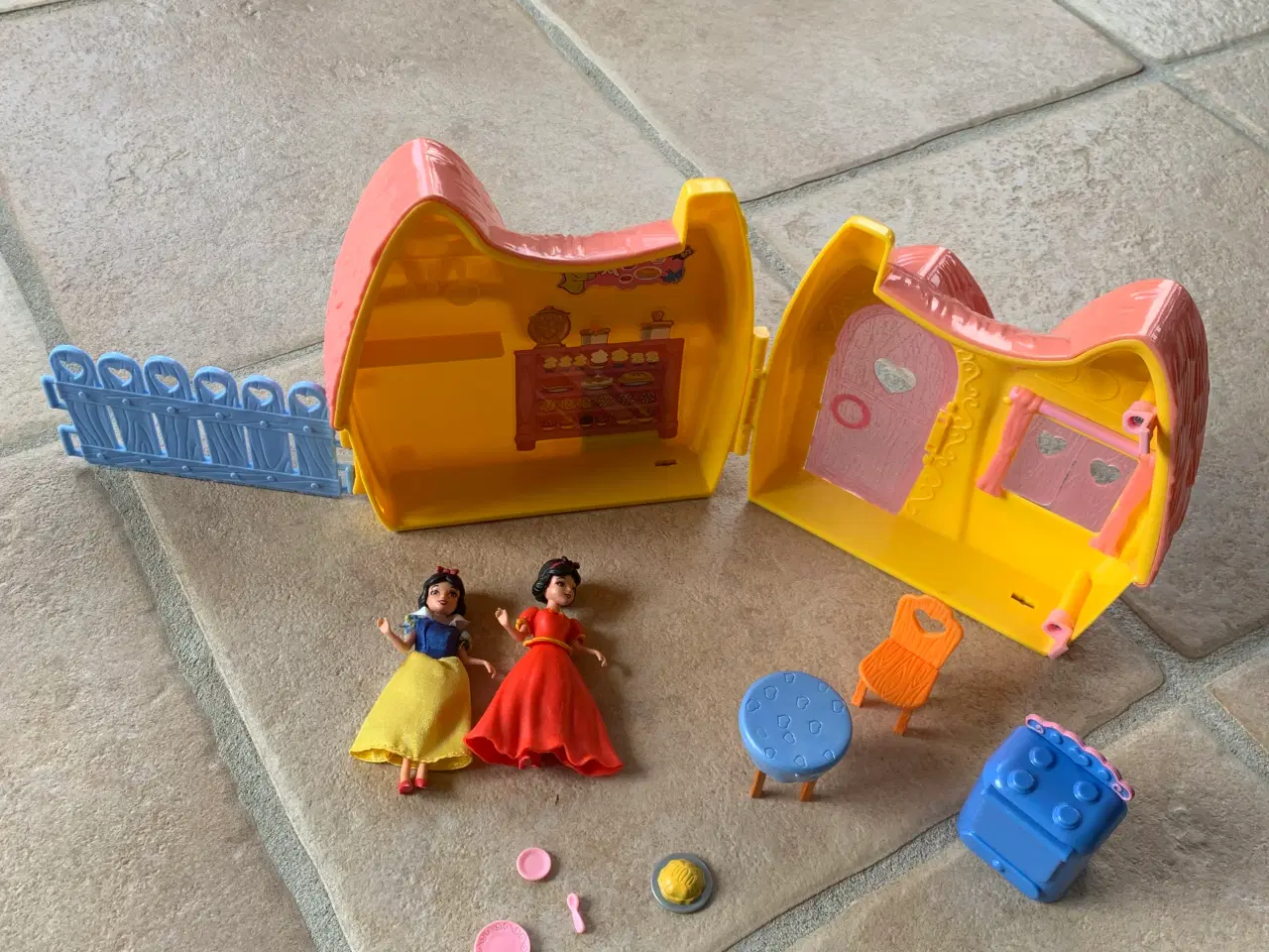 Billede 2 - Disney Snehvide mini hus