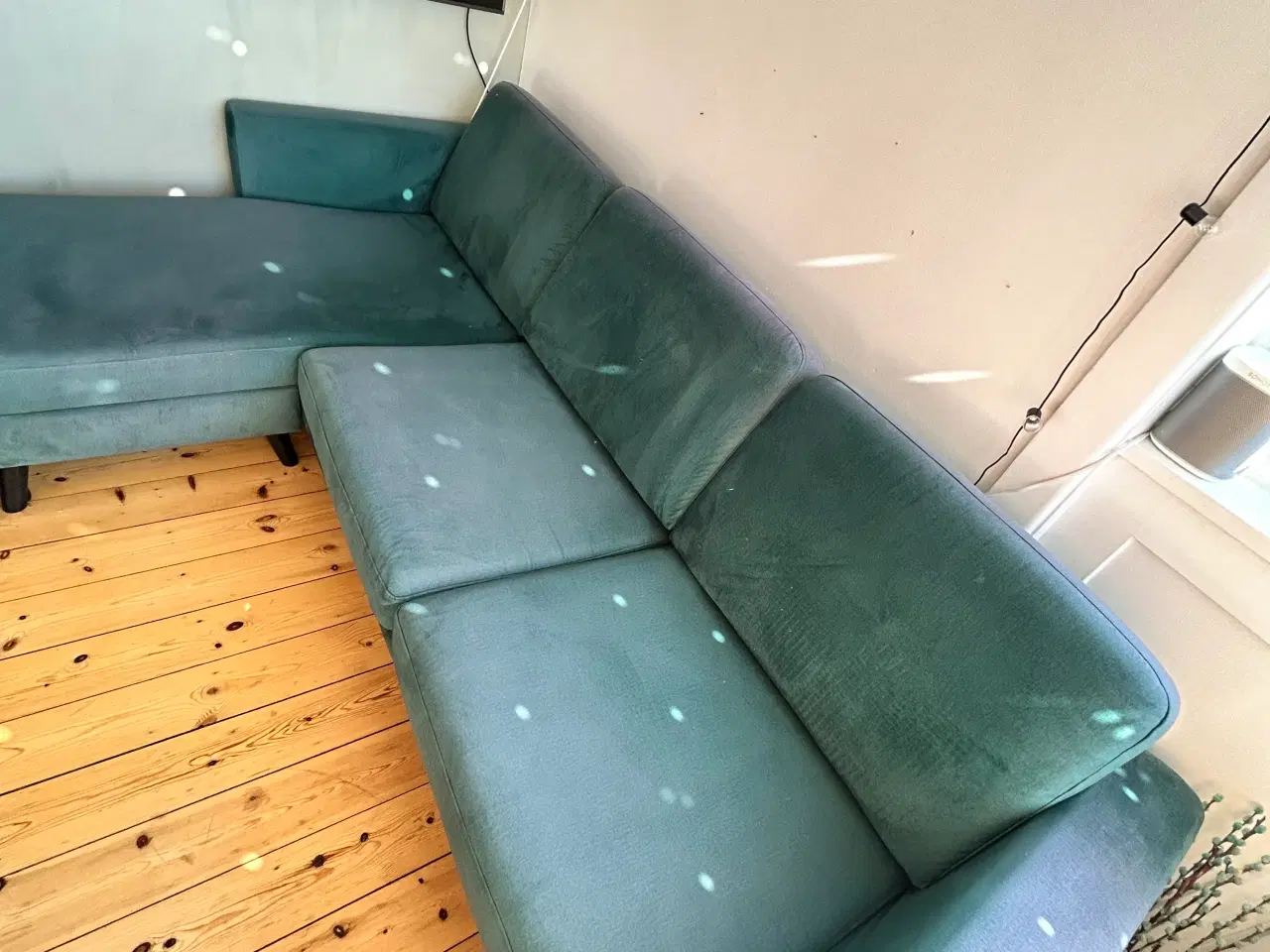 Billede 2 - Sofa gives væk