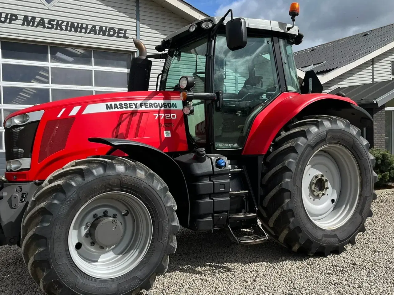 Billede 2 - Massey Ferguson 7720 Med frontlift og 4stk næsten nye dæk.