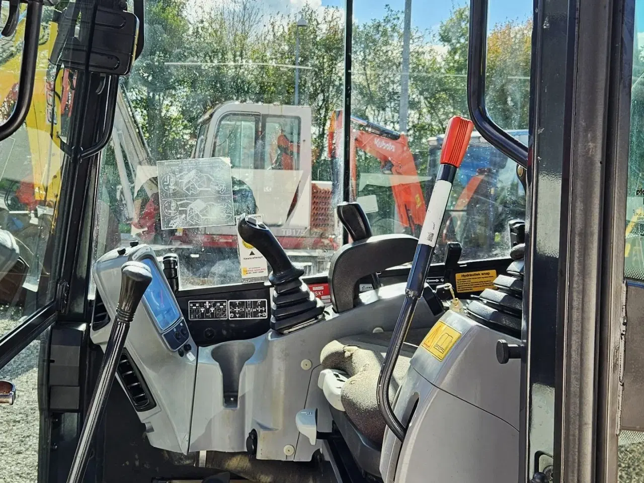 Billede 14 - Kubota U 27-4 HI model / Powertilt / 3 skovle / 4300 timer