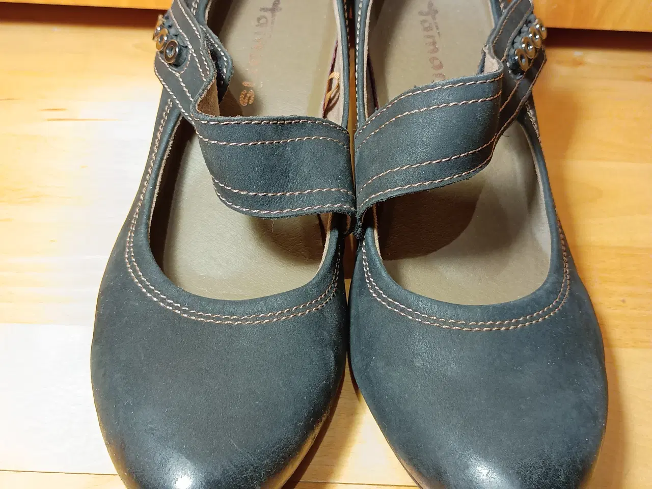 Billede 4 - Smarte sorte sko, str. 40. Mærke: Tamaris