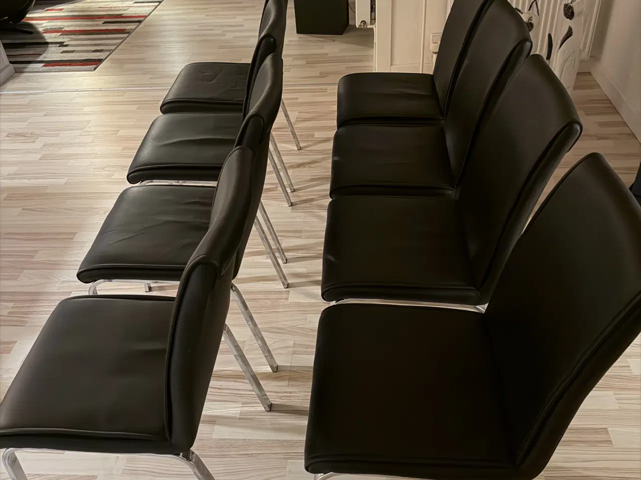 Billede 1 - 8 spisebord stole i pu læder sort