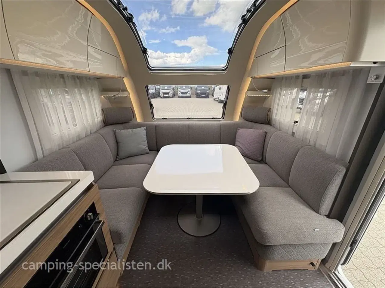 Billede 4 - 2019 - Adria Alpina 663 UK   Pæn og velholdt Adria Alpina 663 Uk fra 2019 kan nu opleves hos Camping-Specialisten i Silkeborg