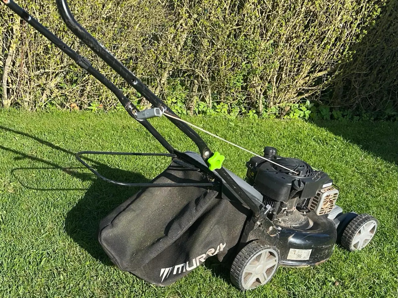 Billede 2 - Plæneklipper- bortgives 