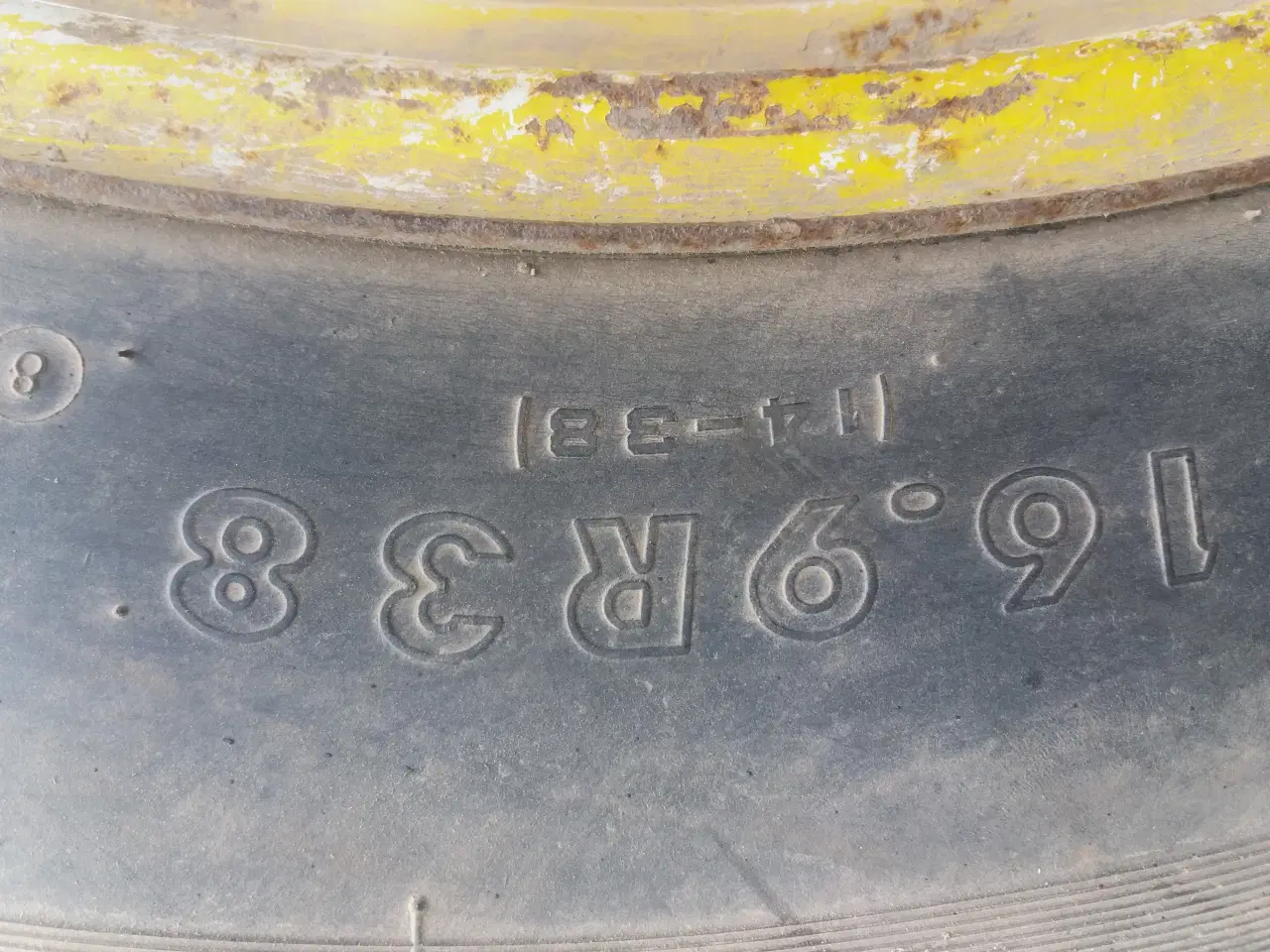 Billede 2 - Tvillinghjul 16.9R38 i orden