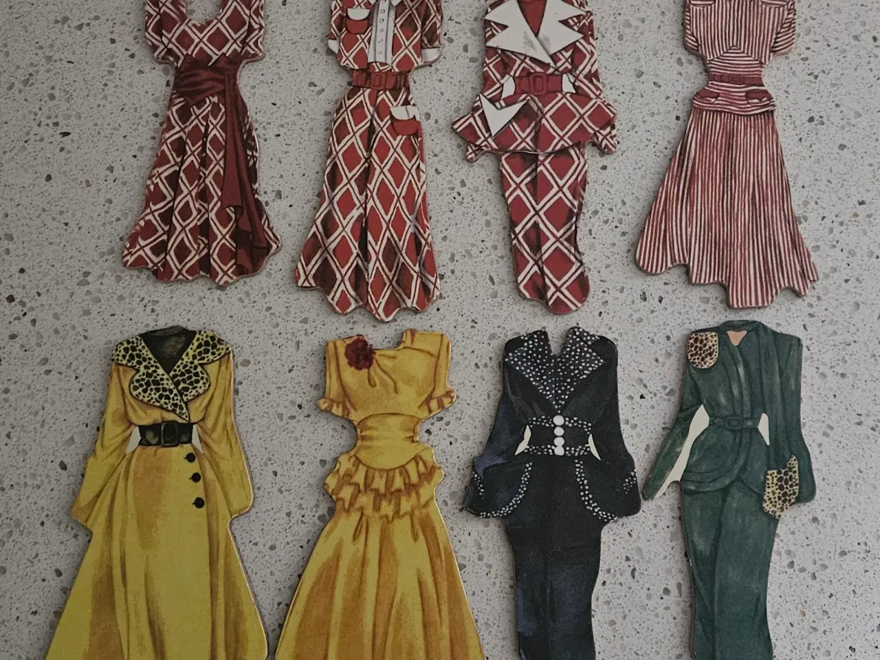 Billede 4 - Påklædningsdukke