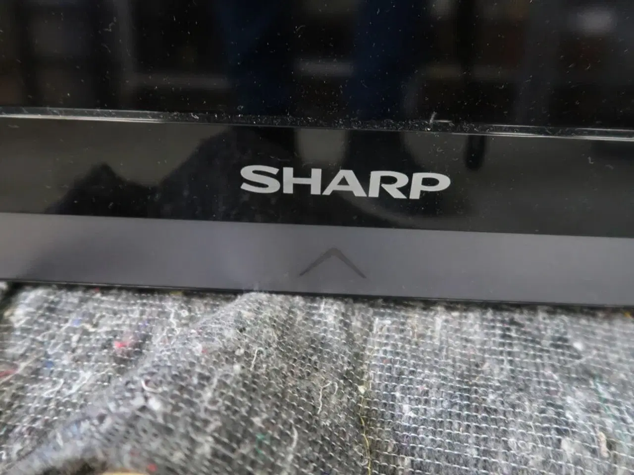 Billede 2 - 70" LCD TV SHARP LC-70LE747EN med 183 cm høj stander