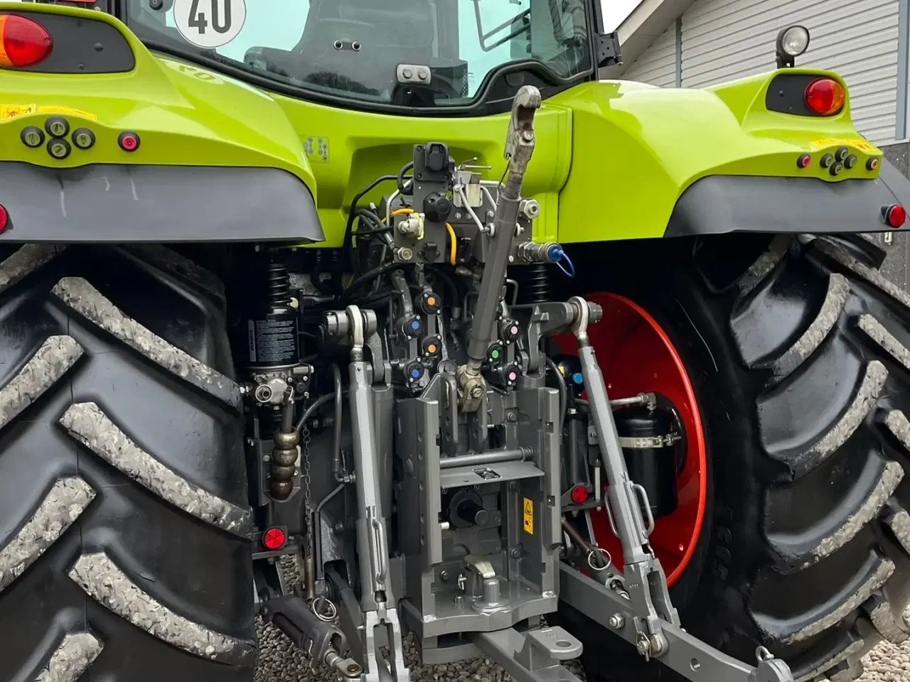 Billede 7 - CLAAS ARION 650 med frontlift og frontlæsser
