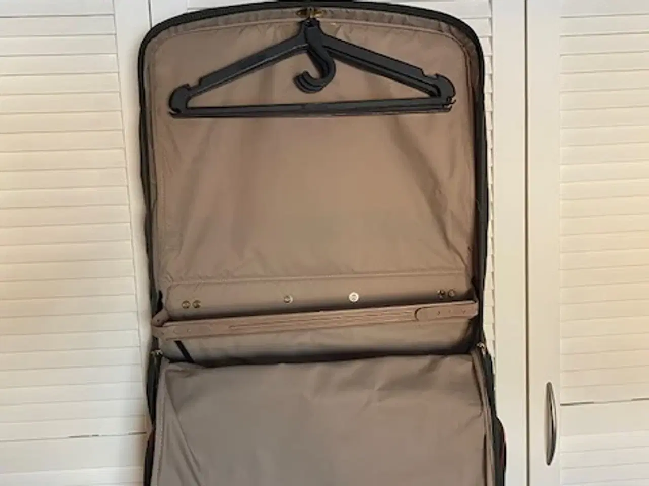 Billede 1 - Samsonite dragtpose / tøjpose