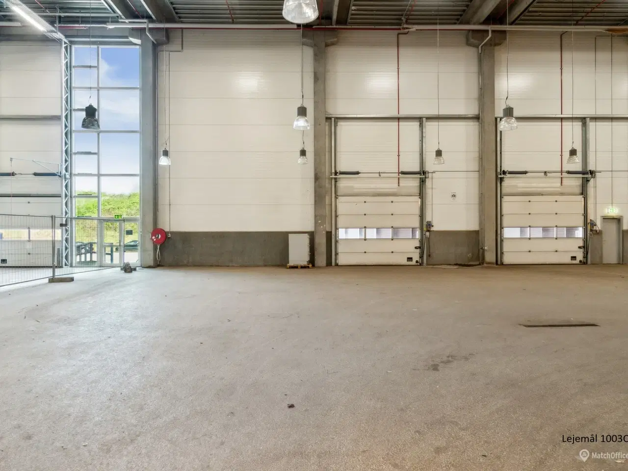 Billede 3 - Logistiklejemål med porte og ramper og en loftshøjde op til 10 meter