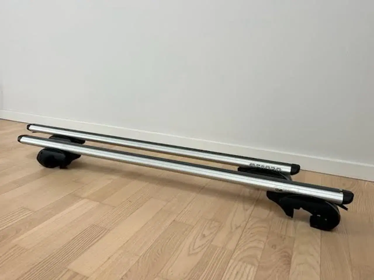 Billede 1 - Tagbøjler til montering på tagræling