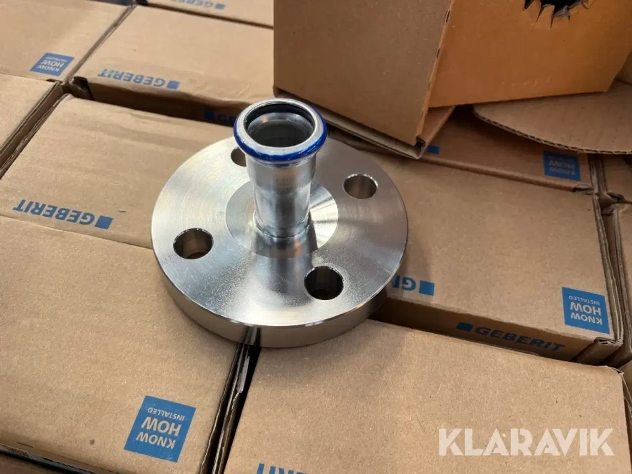 Billede 9 - Lot blandet med overgangsflanger, kontrolkit, rørholdere, toiletbræt og masker