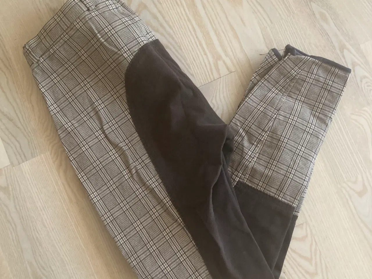 Billede 1 - Velholdte ridebukser fra Montar - str. 42.