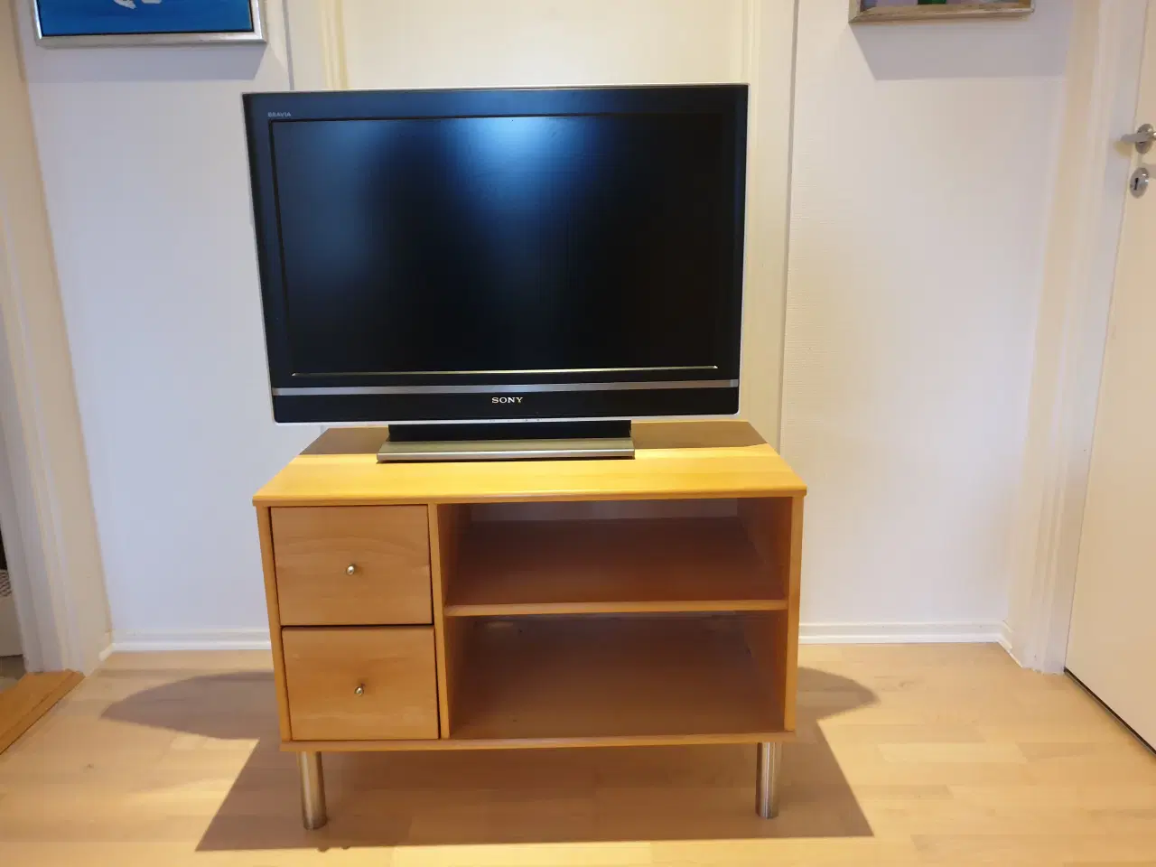 Billede 2 - Tv plus bord