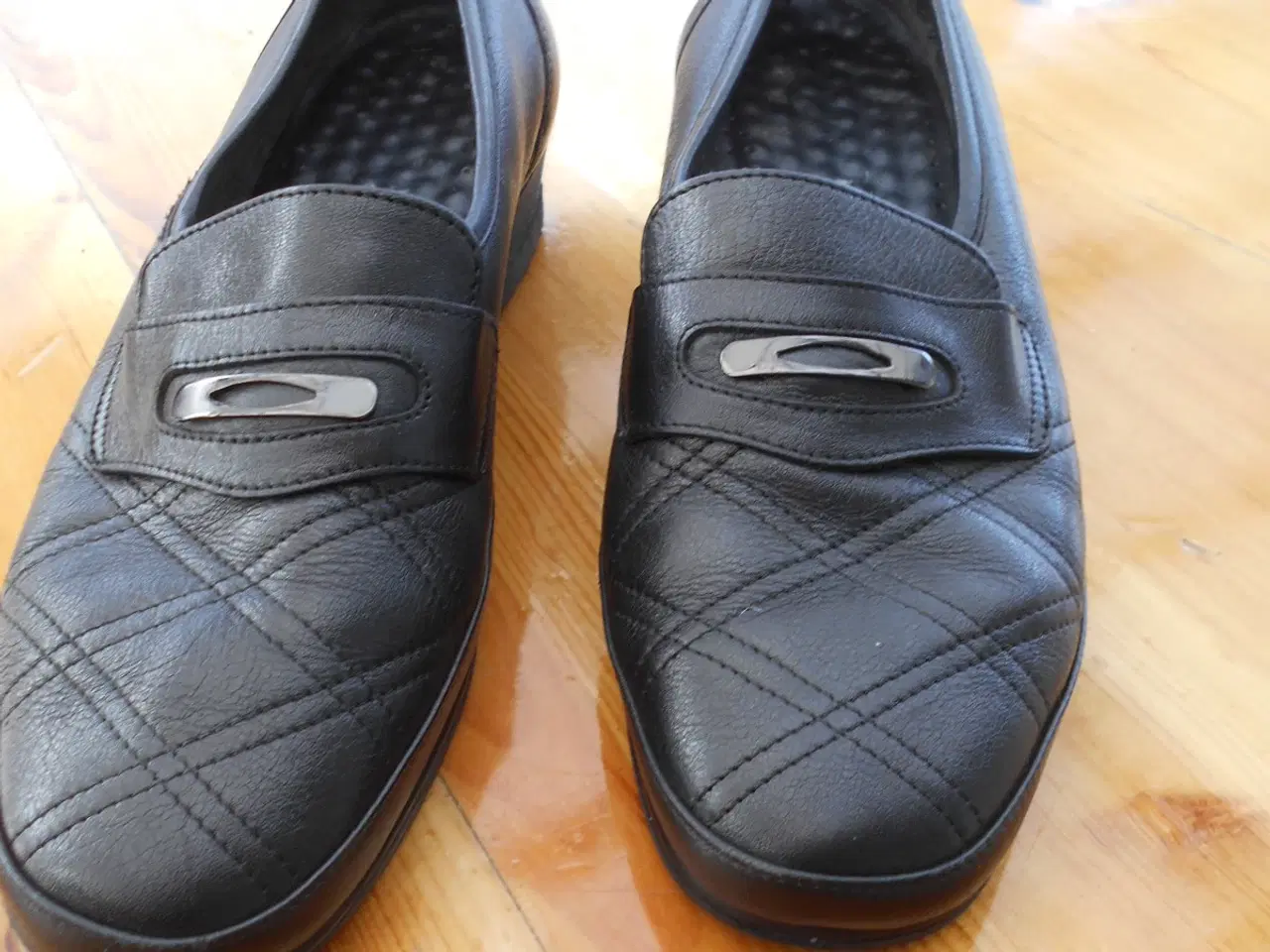 Billede 4 - Damesko med lille hæl str. 39½