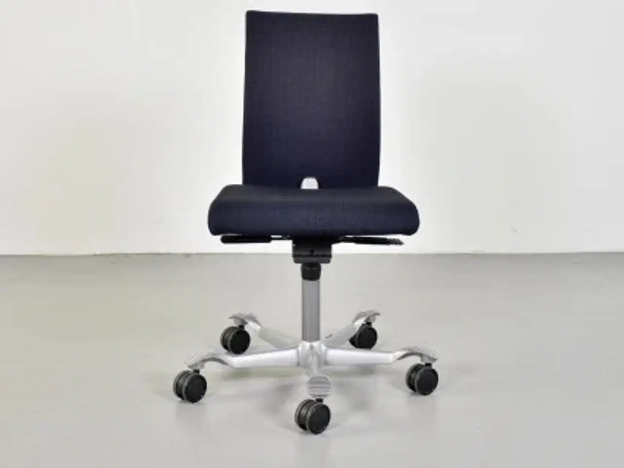 Billede 1 - Häg h04 credo 4400 kontorstol med sort/blå polster og gråt stel