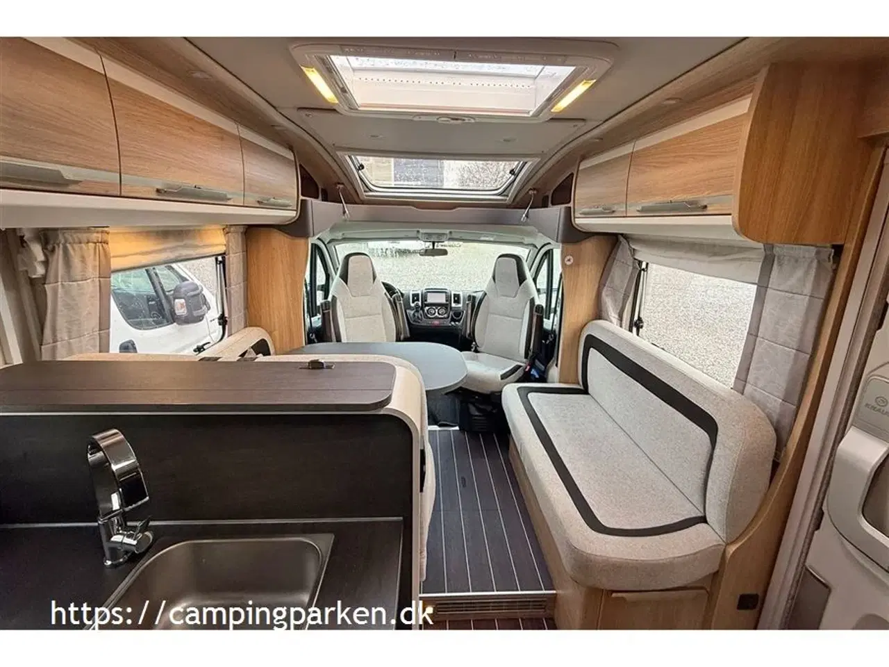 Billede 3 - 2020 - Knaus Sky TI 650 MF Platinum Selection Fin camper indretning, med fransk seng og under 7 meter