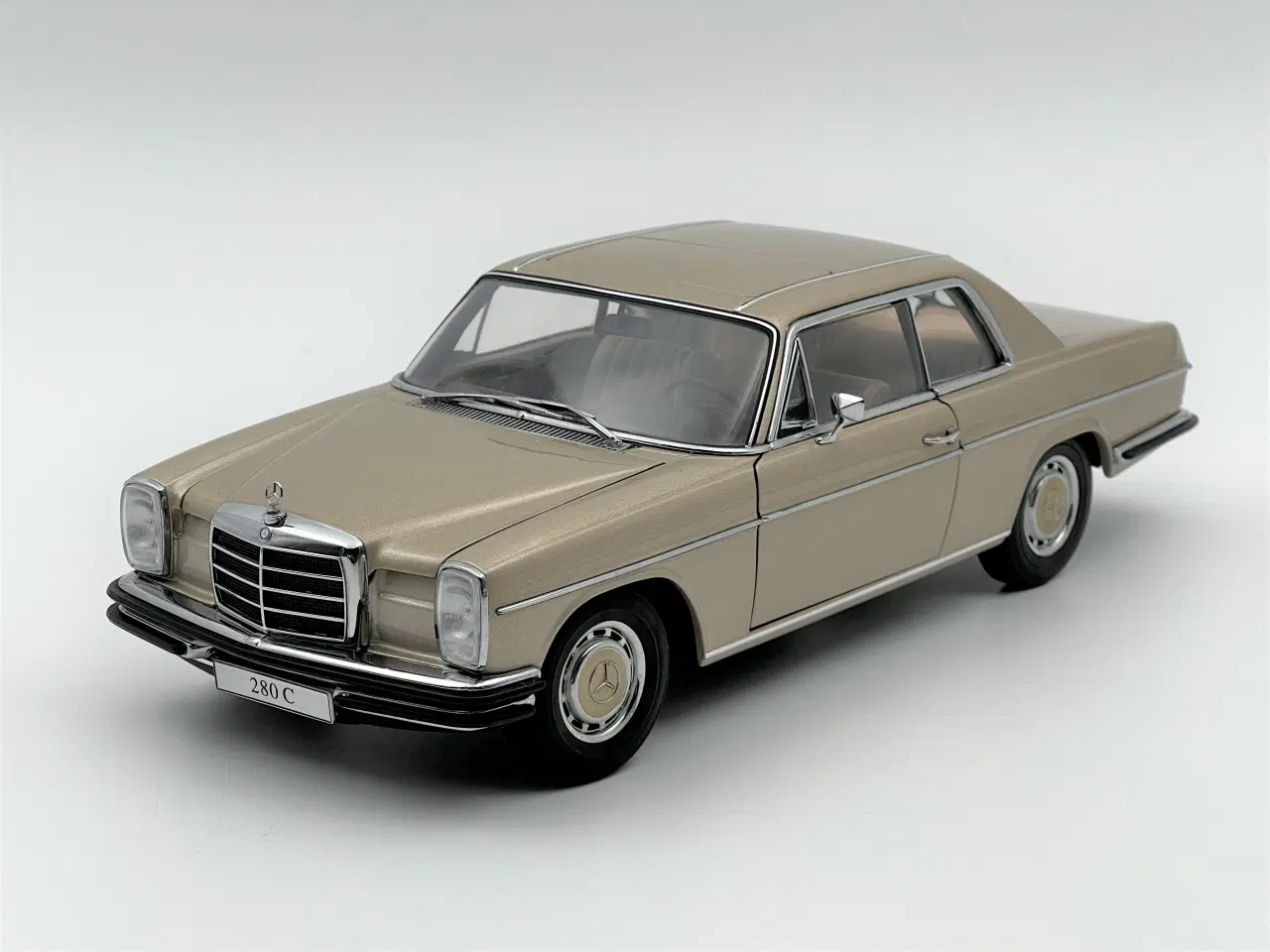 Billede 2 - 1968 Mercedes-Benz 280C /8 AUTOart -  1:18  